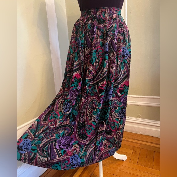 Vintage 90s Paisley and Roses Print Pleated Skirt by Saddle Club - Picture 3 of 11